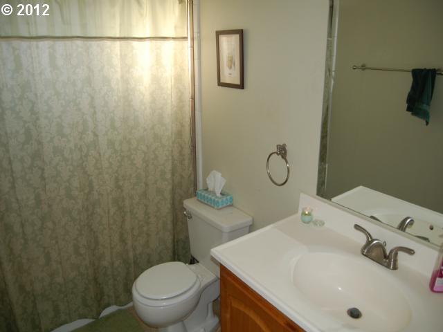 4047 N Attu St, Portland, OR 97203